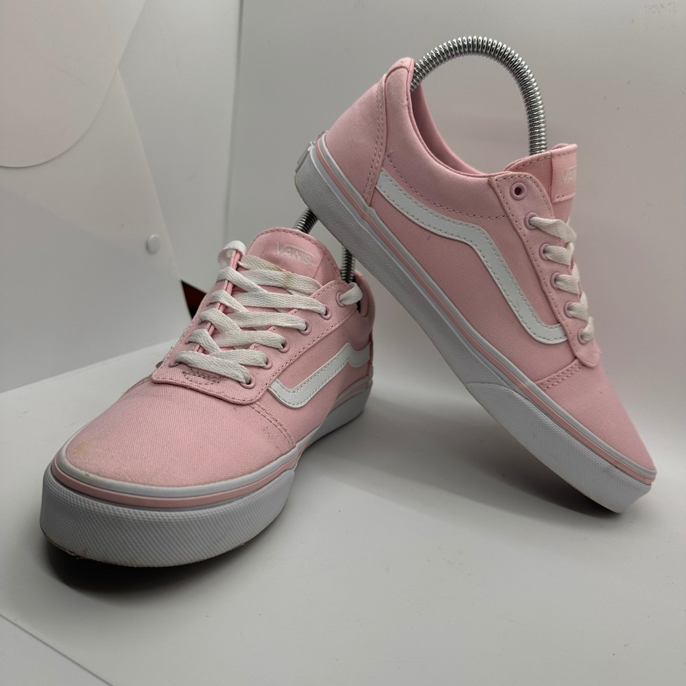 Vans Ward Low Top Canvas Skate Shoes Pink White Women's Size 5 Missy Lightweight
